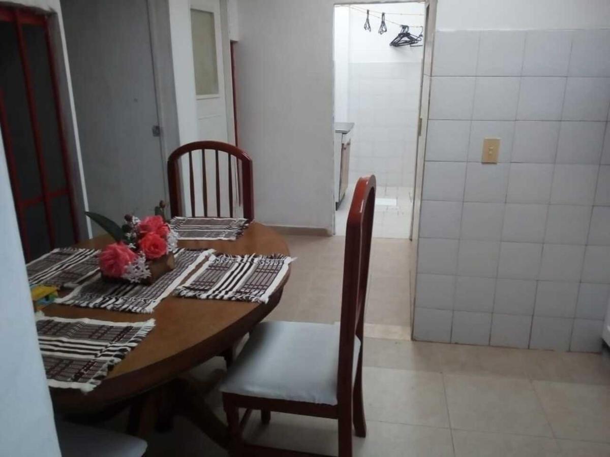 Comodo Chalet, En Muy Buena Ubicacion Y Rodeado De Jardines Chia