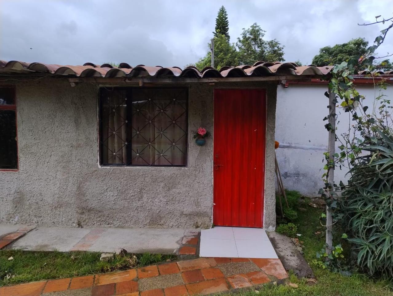 Comodo Chalet, En Muy Buena Ubicacion Y Rodeado De Jardines Apartment Chia