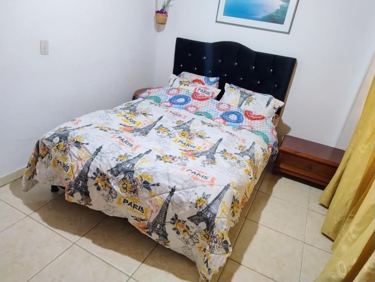 Comodo Chalet, En Muy Buena Ubicacion Y Rodeado De Jardines Apartment
