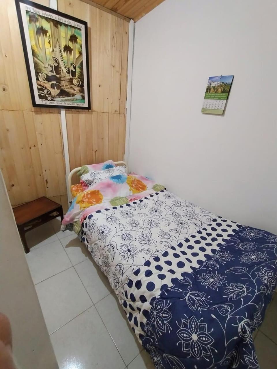 Comodo Chalet, En Muy Buena Ubicacion Y Rodeado De Jardines