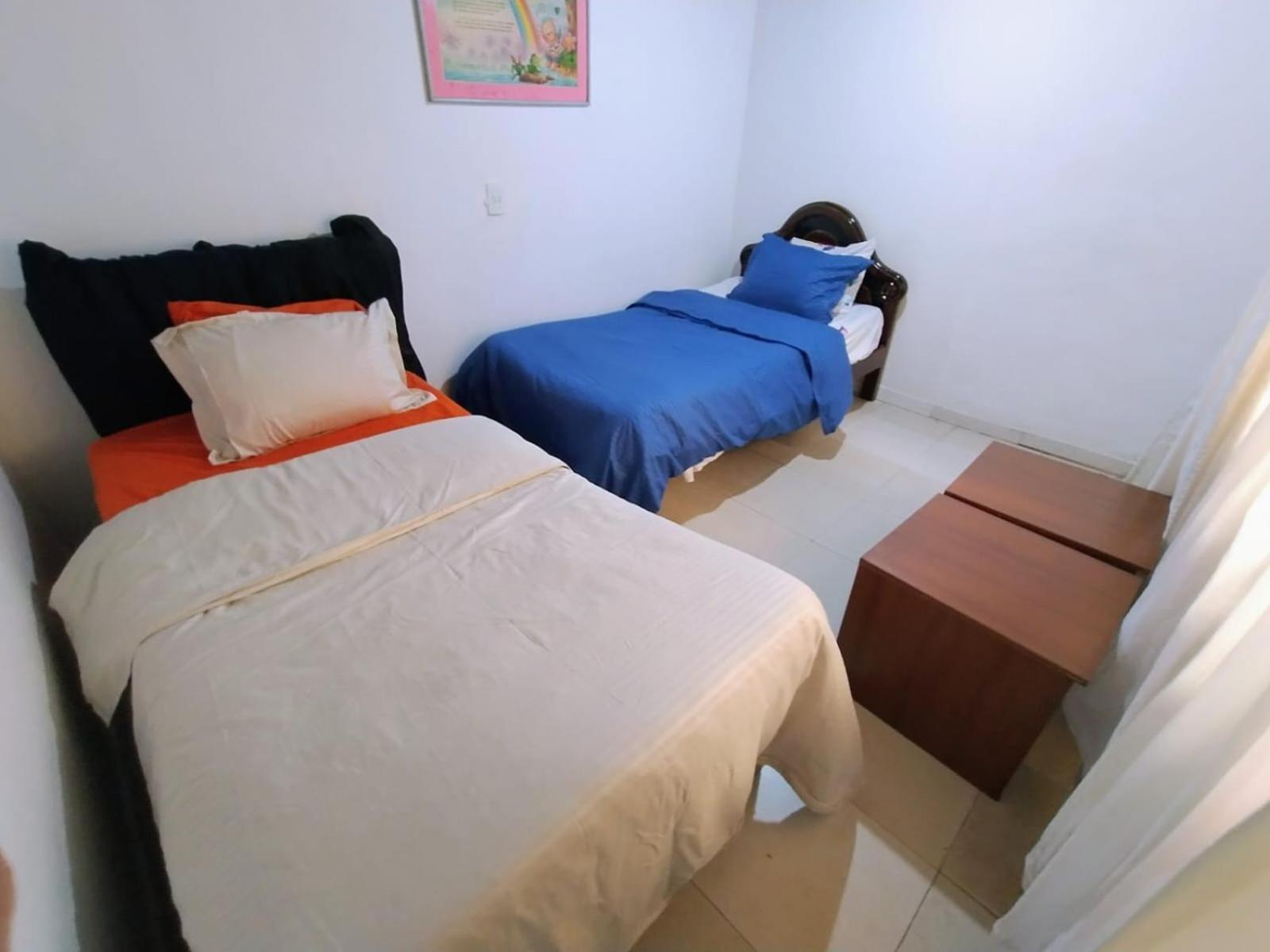 Comodo Chalet, En Muy Buena Ubicacion Y Rodeado De Jardines Chia